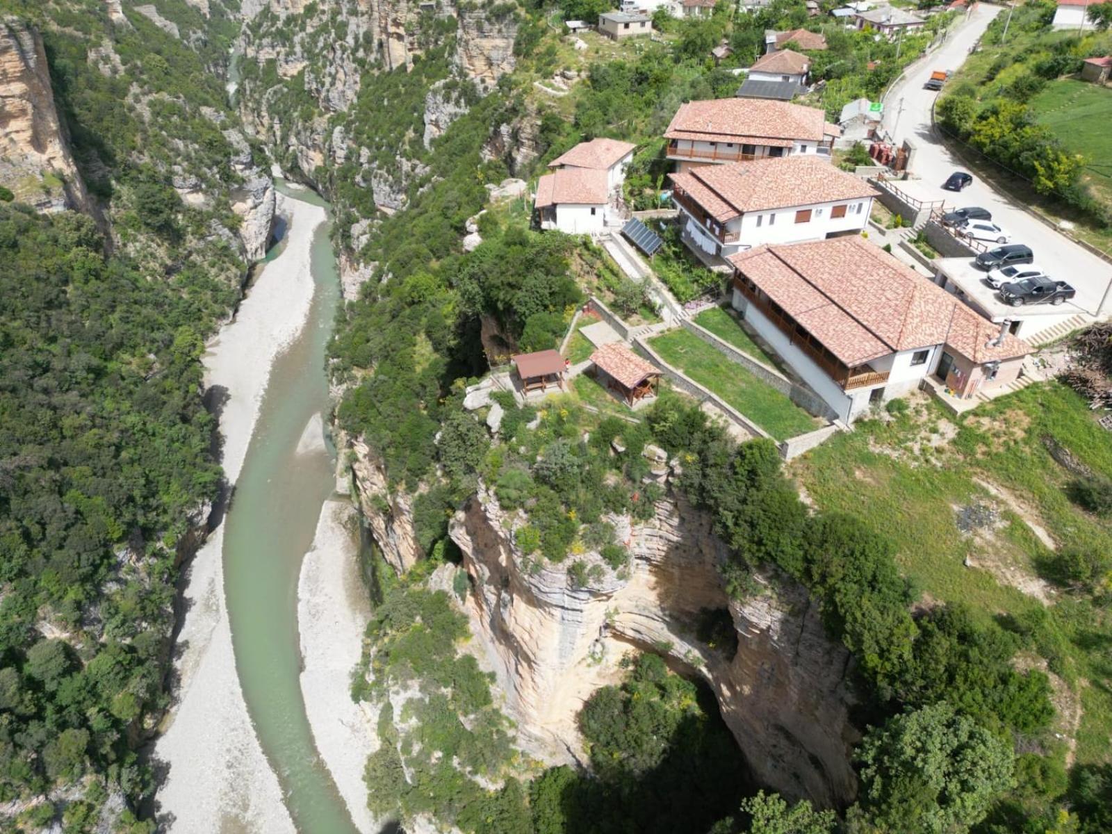 Guest House Bracaj Zhaban Exterior photo