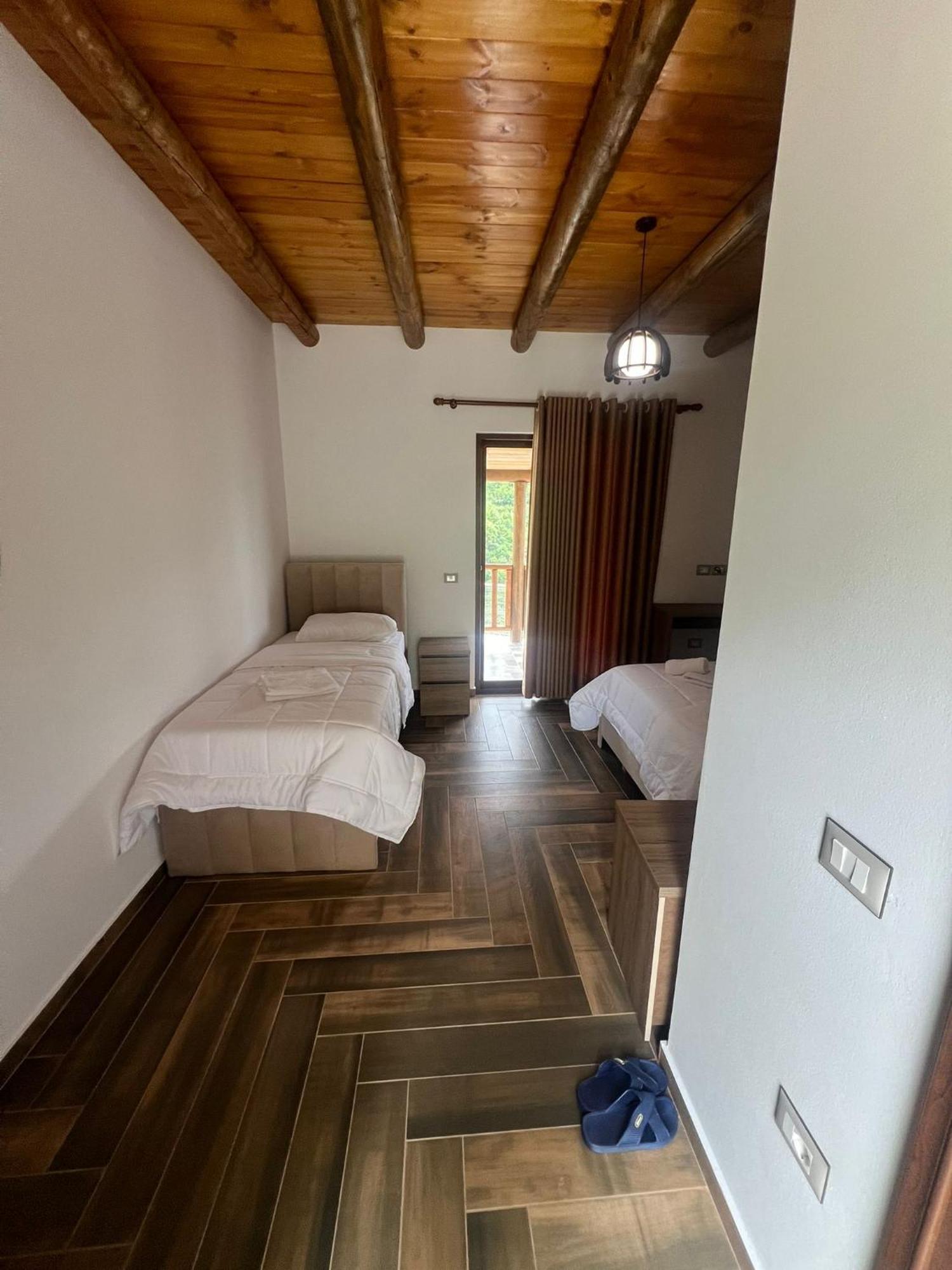 Guest House Bracaj Zhaban Exterior photo