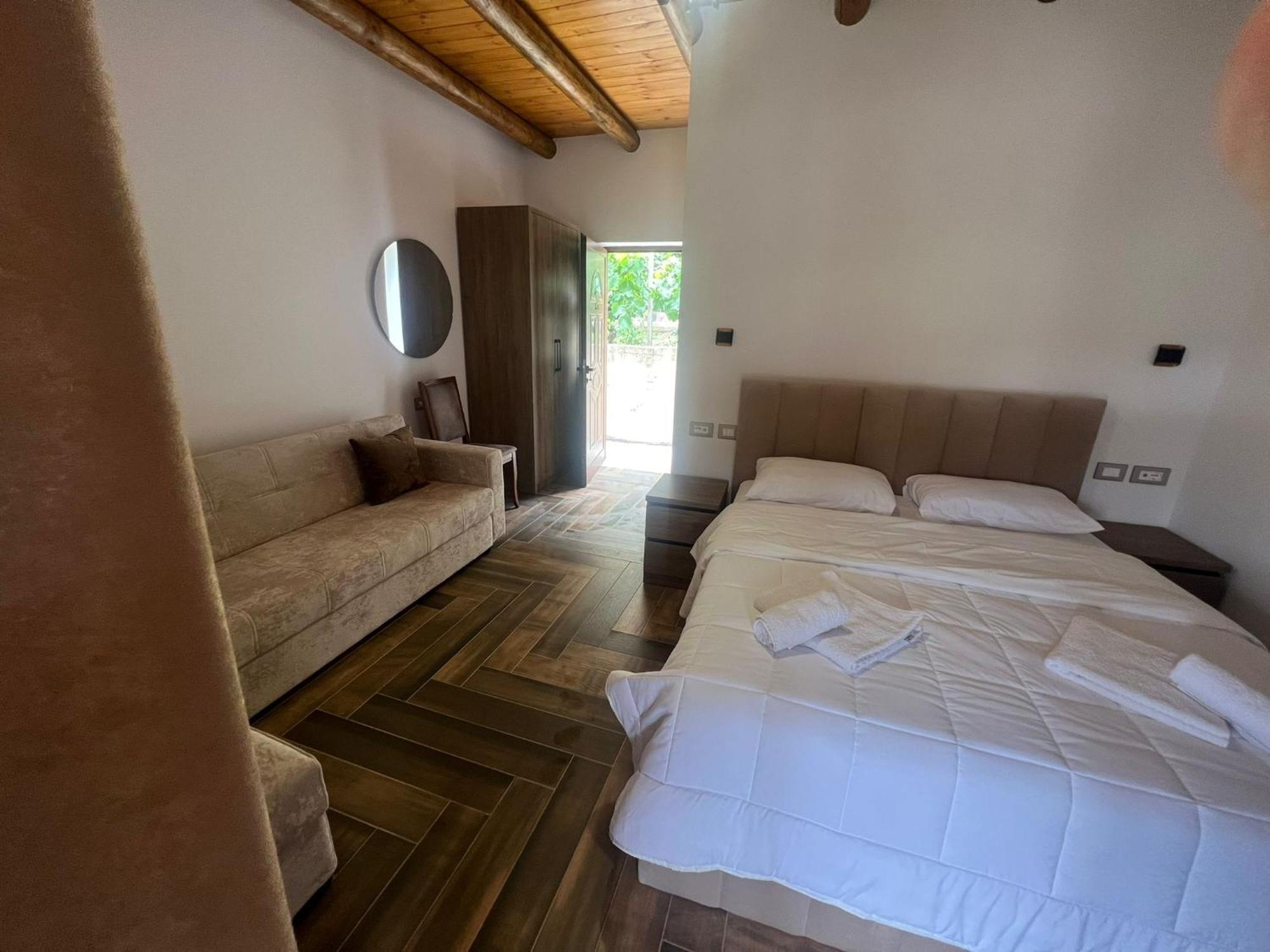 Guest House Bracaj Zhaban Exterior photo