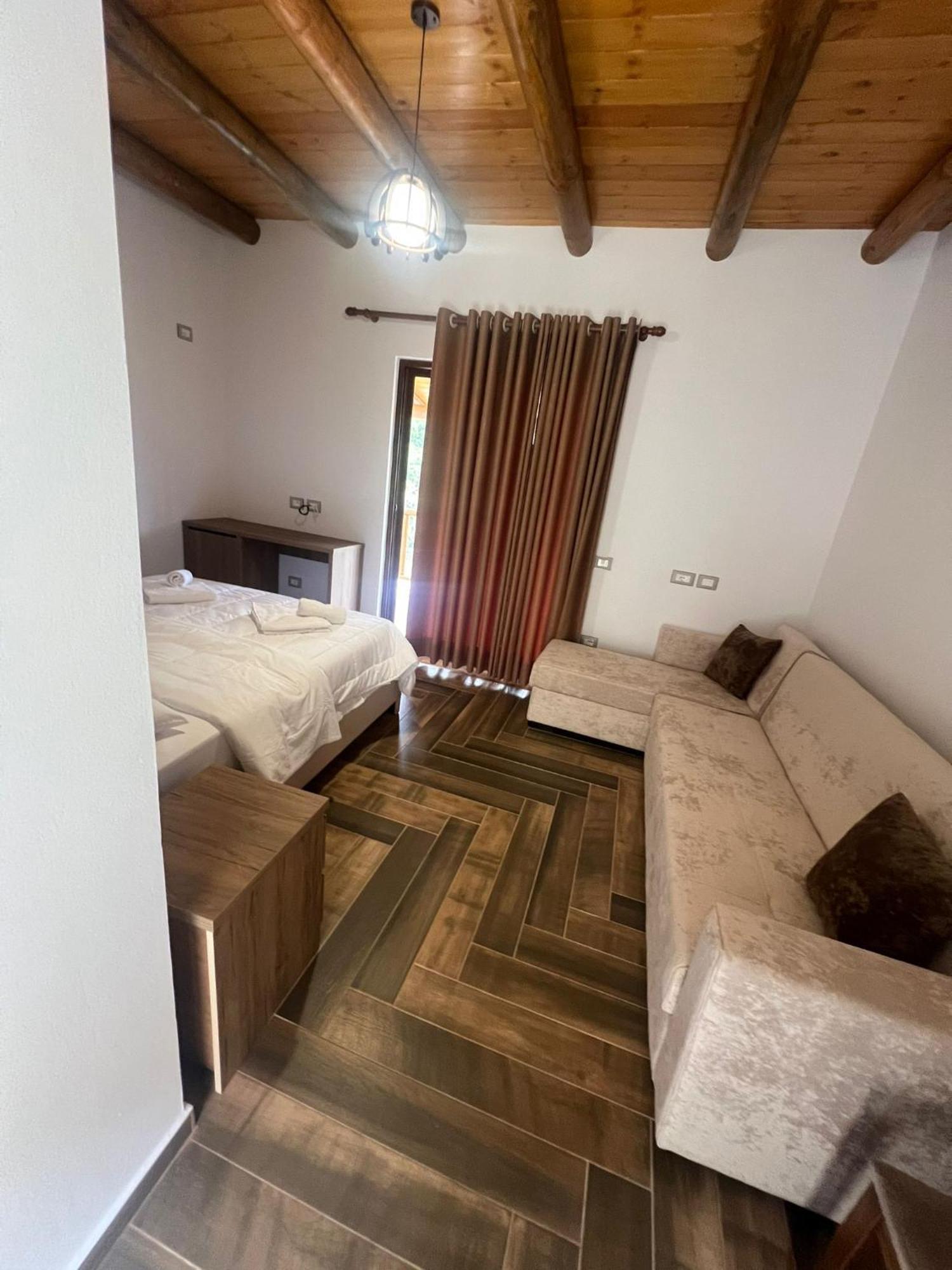 Guest House Bracaj Zhaban Exterior photo