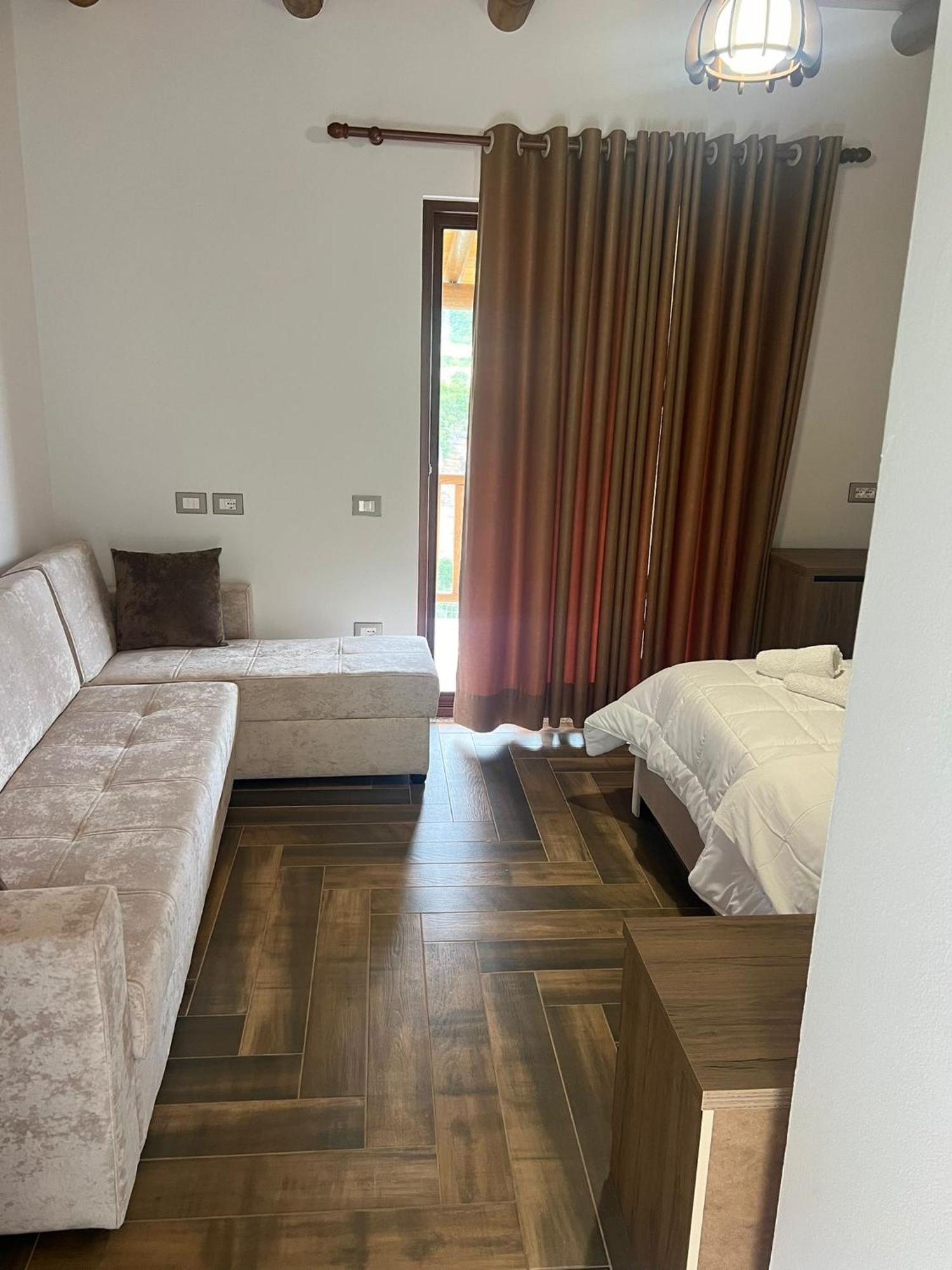 Guest House Bracaj Zhaban Exterior photo